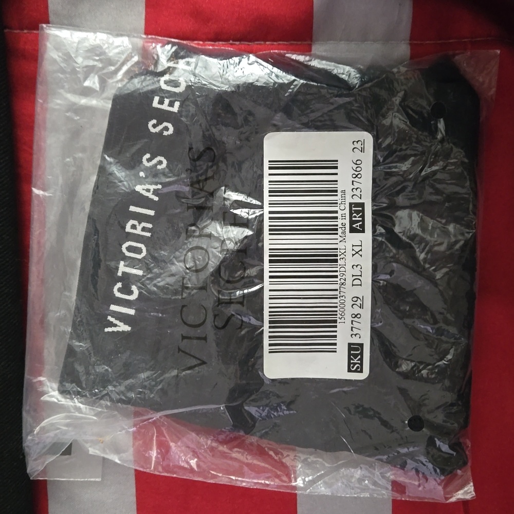 4 pairs of VS black panties